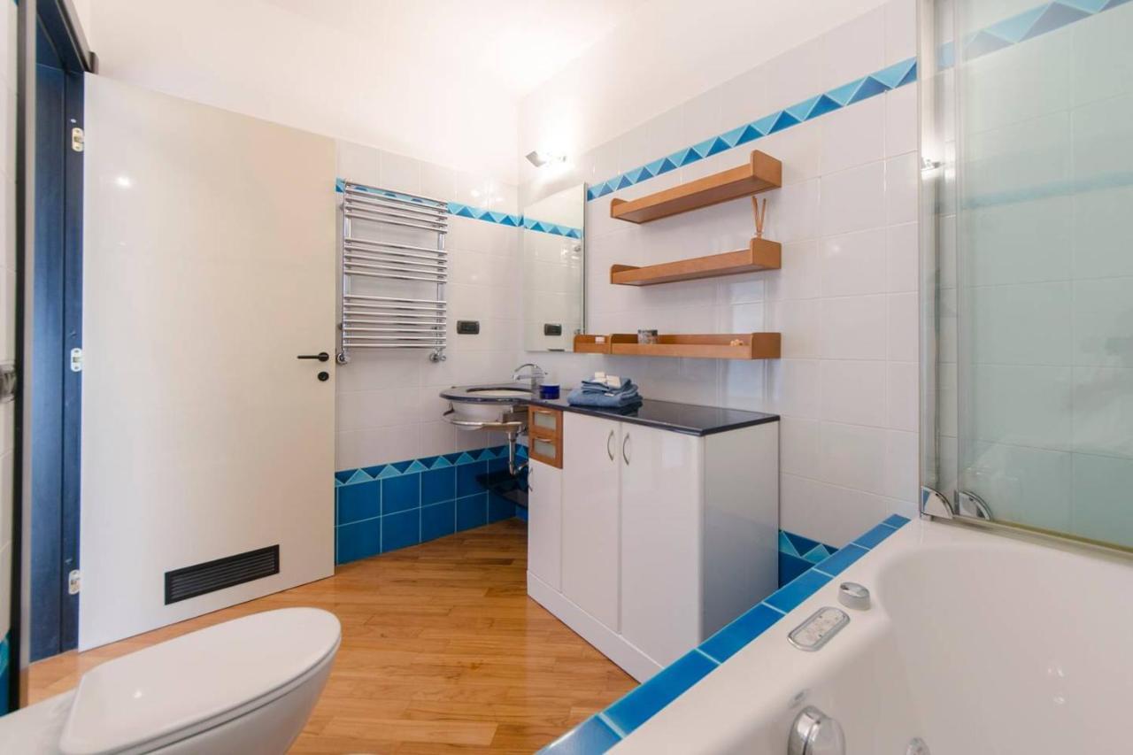 Joivy Exclusive Seaview Flat For 4, In Central Genoa Διαμέρισμα Εξωτερικό φωτογραφία